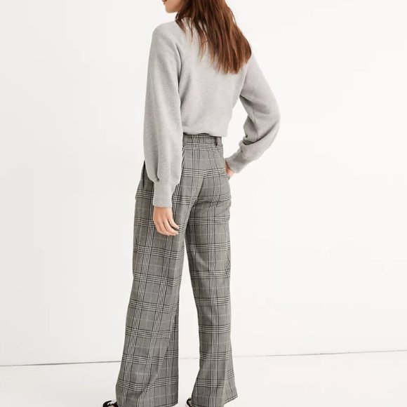 Pleated Wide-Leg Pants in Plaid - Picture 3 of 5
